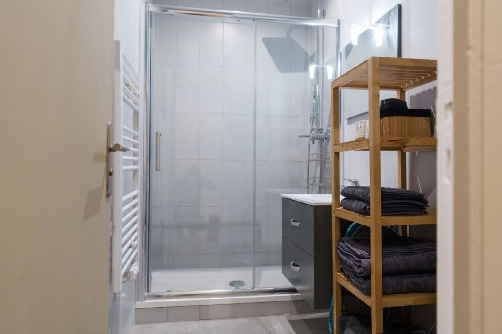 Dans Le Carre D Or Arn19 Appartement *